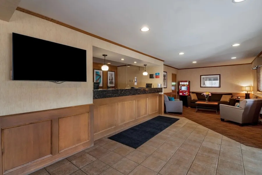 SureStay Plus Hotel By Best Western Salmon Arm hotel detail image 2