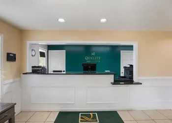 Quality Inn & Suites Greensboro near Lake Oconee hotel thumbnail 2