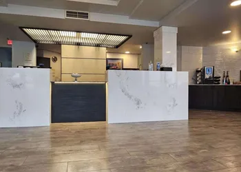 Edgewater Inn and Suites, an Ascend Collection Hotel hotel thumbnail 2