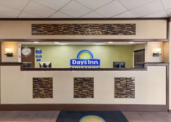 Days Inn by Wyndham Knoxville East hotel thumbnail 2