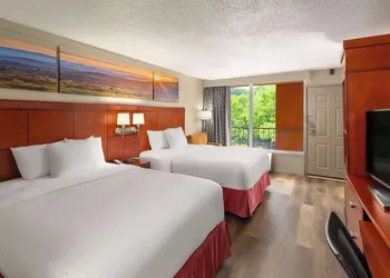 Days Inn by Wyndham Knoxville East hotel thumbnail 8