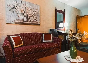 Wrangler Inn hotel thumbnail 3