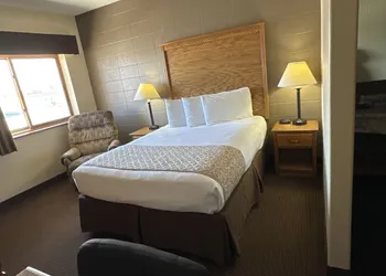 Wrangler Inn hotel thumbnail 5
