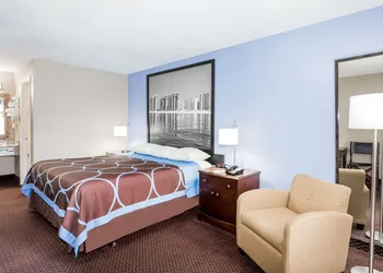 Super 8 by Wyndham Foley hotel thumbnail 8