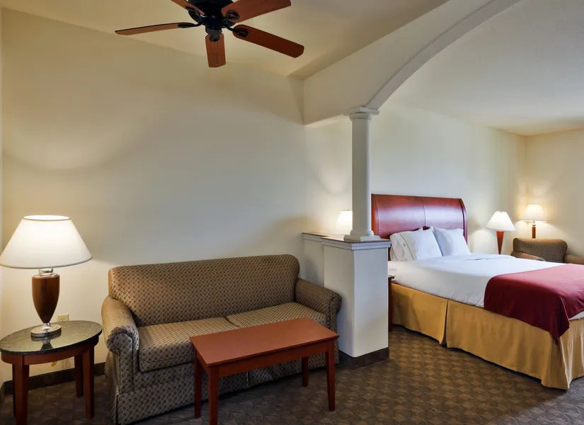 Holiday Inn Express Hotel & Suites Fairfield - North by IHG hotel detail image 2