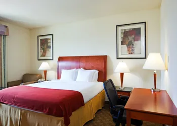 Holiday Inn Express Hotel & Suites Fairfield - North by IHG hotel thumbnail 3