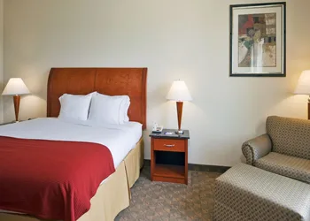 Holiday Inn Express Hotel & Suites Fairfield - North by IHG hotel thumbnail 5