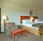 Holiday Inn Express Hotel & Suites Fairfield - North by IHG hotel detail image 7