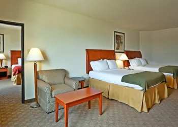 Holiday Inn Express Hotel & Suites Fairfield - North by IHG hotel thumbnail 7