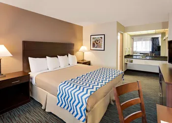 Travelodge by Wyndham Aberdeen hotel thumbnail 8