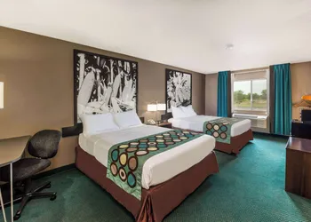 Super 8 by Wyndham Ionia MI hotel thumbnail 5