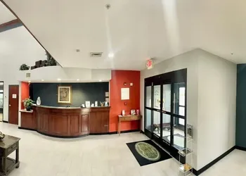 Grand Vista Hotel and Suites hotel thumbnail 2
