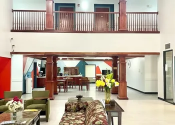 Grand Vista Hotel and Suites hotel thumbnail 3