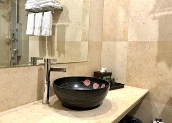 The Eldon Luxury Suites hotel thumbnail 5