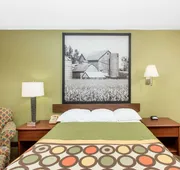 Super 8 by Wyndham Fairmont hotel detail image 7