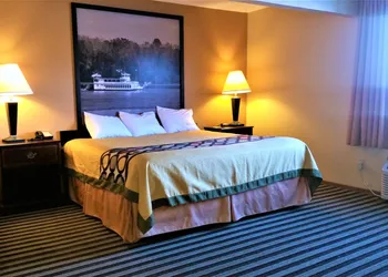 Super 8 by Wyndham Iowa Falls hotel thumbnail 4