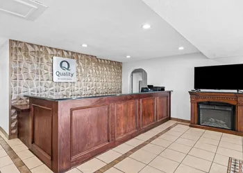 Quality Inn Plainview hotel thumbnail 2