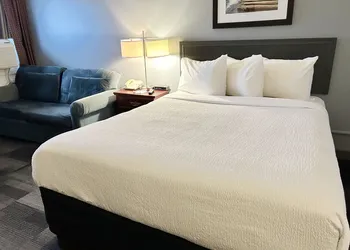 Days Inn & Conference Centre by Wyndham Camrose Norsemen hotel thumbnail 6