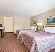 Travelodge by Wyndham Ridgeway Martinsville Area hotel detail image 3