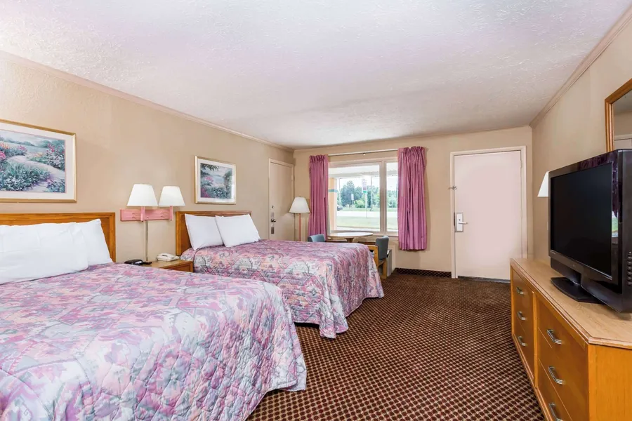 Travelodge by Wyndham Ridgeway Martinsville Area hotel detail image 6