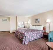 Travelodge by Wyndham Ridgeway Martinsville Area hotel detail image 7