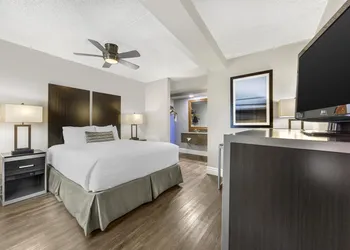 Best Western Pier Point Inn hotel thumbnail 8