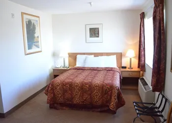 Knights Inn Quincy hotel thumbnail 8