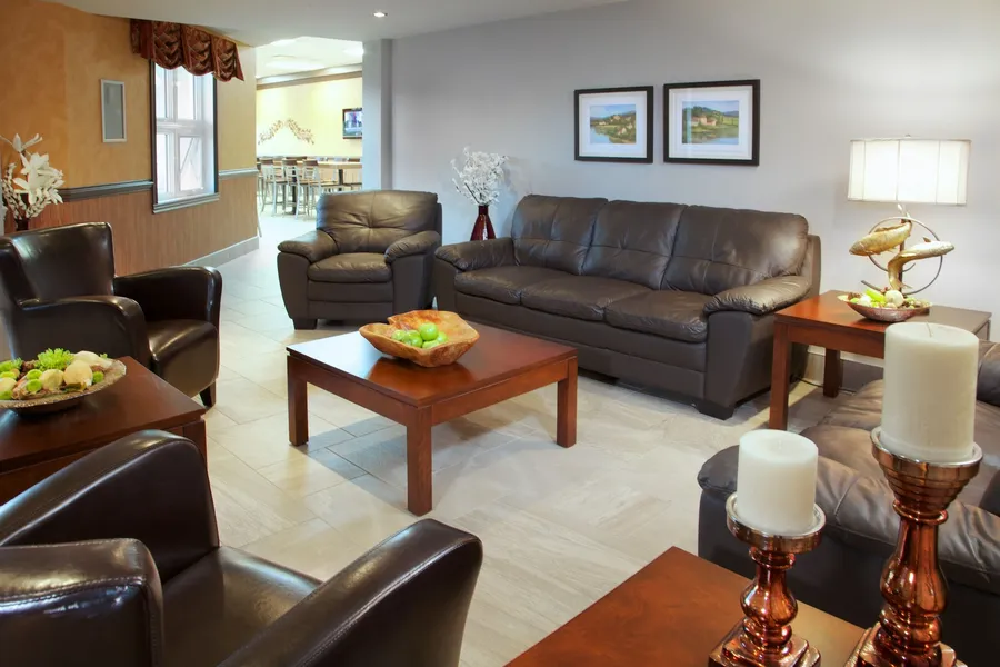 Econo Lodge Inn & Suites hotel detail image 2