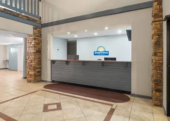 Days Inn by Wyndham Coffeyville hotel thumbnail 4