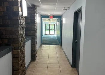 Days Inn by Wyndham Coffeyville hotel thumbnail 3