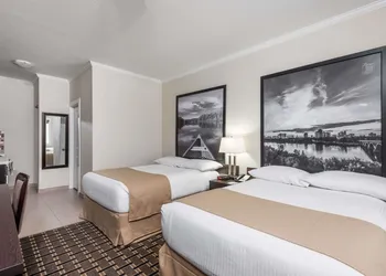 Super 8 by Wyndham Watrous hotel thumbnail 7