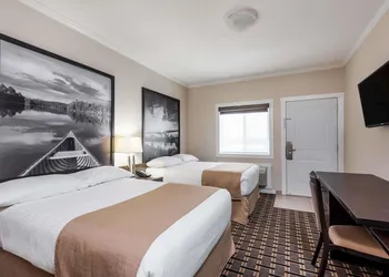 Super 8 by Wyndham Watrous hotel thumbnail 8