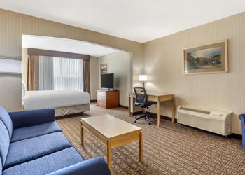Best Western Cold Lake Inn hotel thumbnail 4