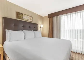 Best Western Cold Lake Inn hotel thumbnail 5