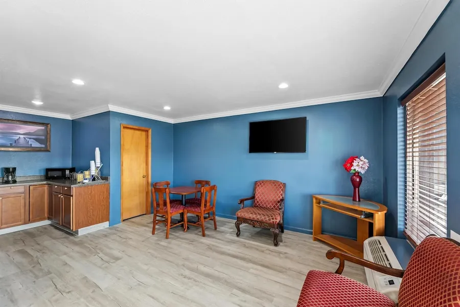 Americas Best Value Inn Indianola hotel detail image 2