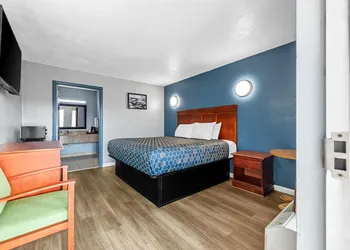 Americas Best Value Inn Indianola hotel thumbnail 4