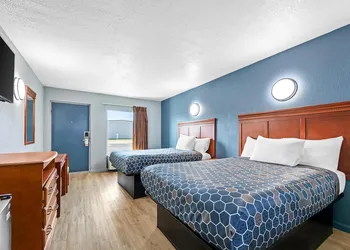 Americas Best Value Inn Indianola hotel thumbnail 8