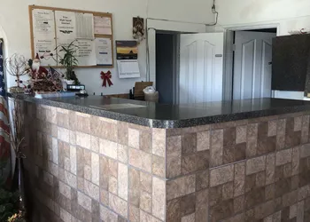 Economy Inn hotel thumbnail 3