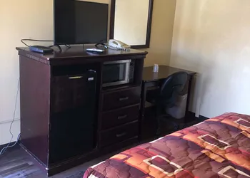 Economy Inn hotel thumbnail 5