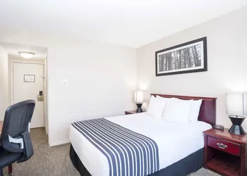 Sandman Inn Smithers hotel thumbnail 7