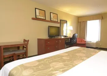 Big Splash Adventure Indoor Water Park & Resort hotel thumbnail 4