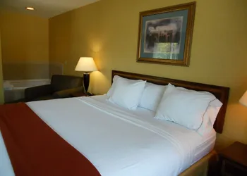 Holiday Inn Express Hotel & Suites Hazard by IHG hotel thumbnail 5