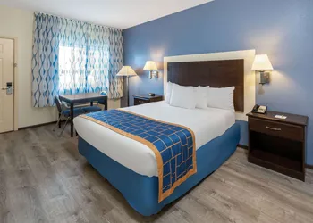 Days Inn by Wyndham Grants hotel thumbnail 6
