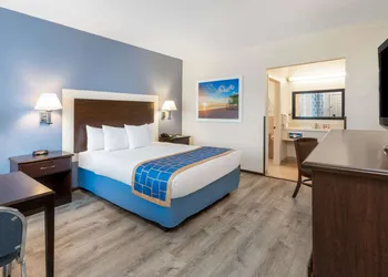 Days Inn by Wyndham Grants hotel thumbnail 7