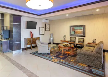 Best Western Plus Midland Suites hotel thumbnail 2