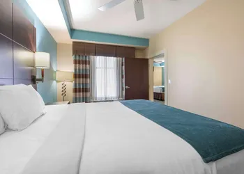 Best Western Plus Midland Suites hotel thumbnail 7