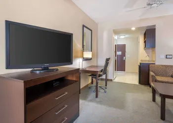 Best Western Plus Midland Suites hotel thumbnail 8
