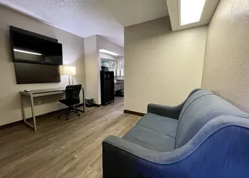 Red Roof Inn & Suites Jackson - Richland hotel thumbnail 7