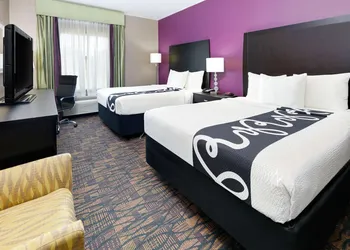 La Quinta Inn & Suites by Wyndham Jourdanton - Pleasanton hotel thumbnail 4