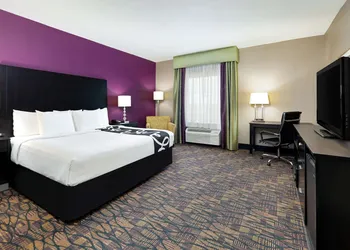 La Quinta Inn & Suites by Wyndham Jourdanton - Pleasanton hotel thumbnail 5